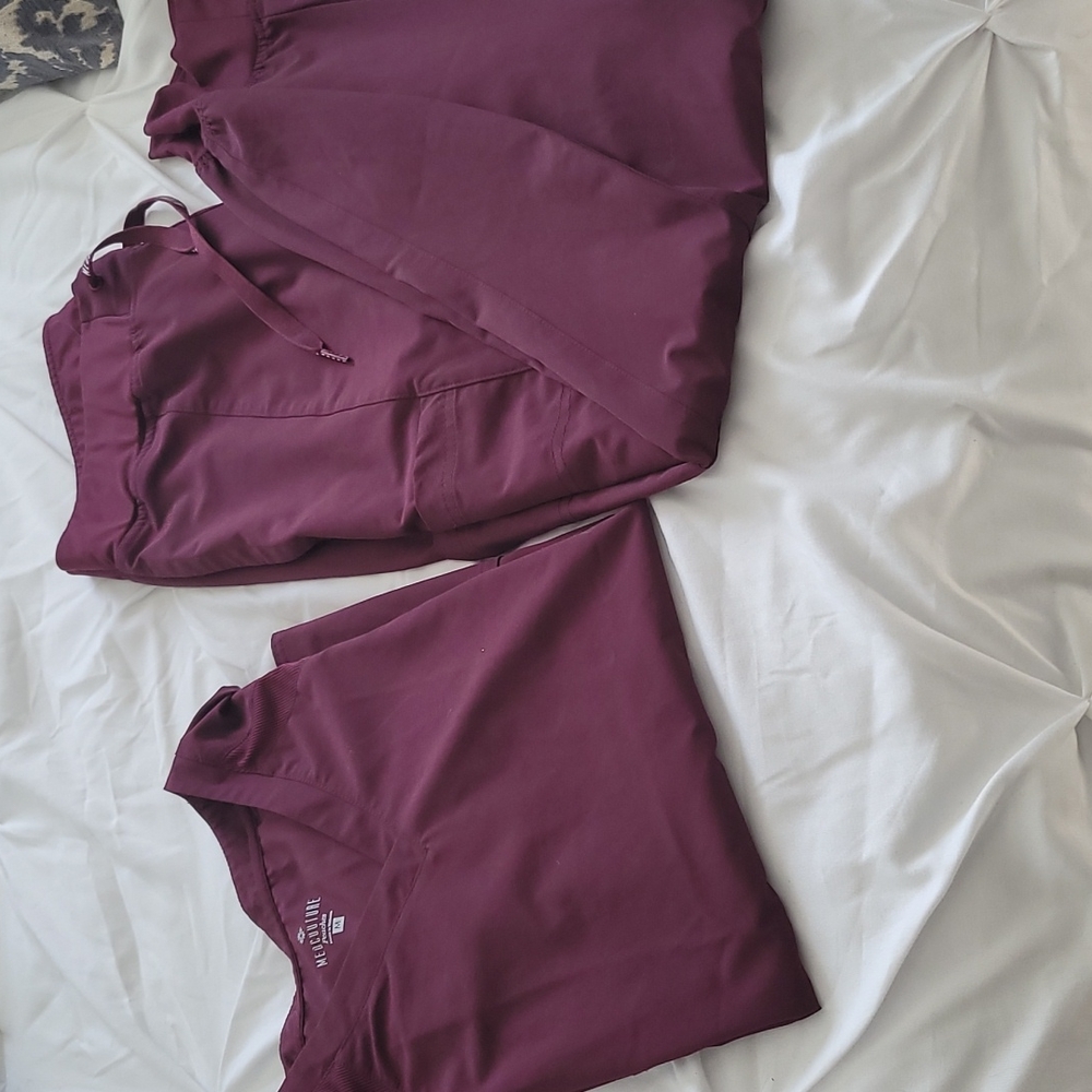Med Couture Peaches Scrub Set (joggers)